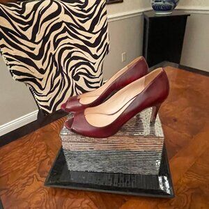 Prada high heels - Size 9.5 (39) - Bordeux color - patent leather - Worn Once!
